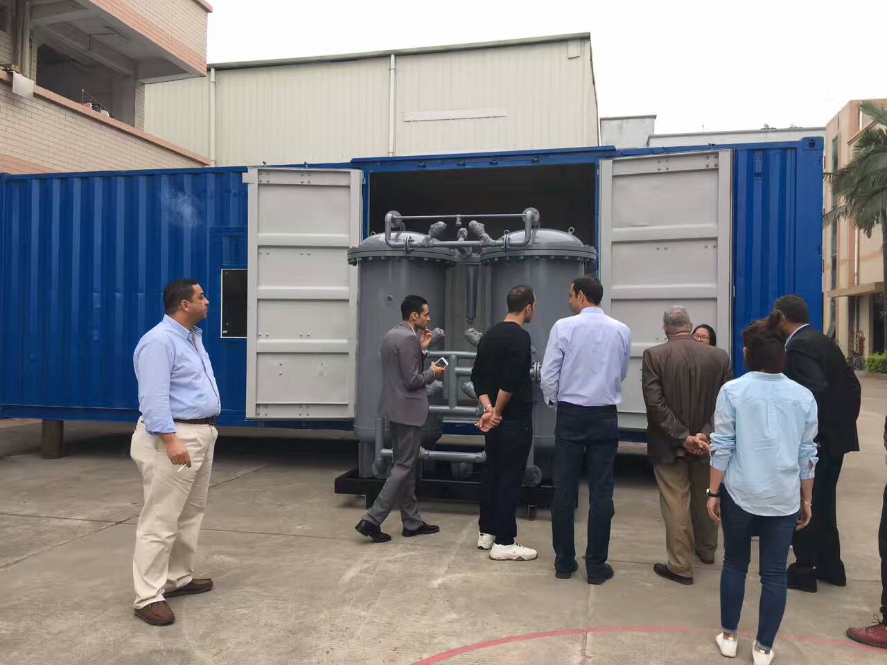 集裝(zhuang)箱移動制(zhì)氮機