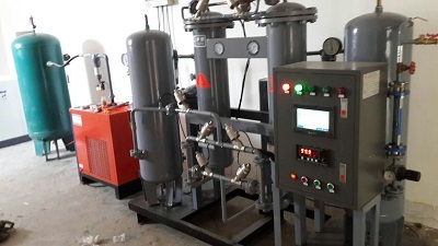 蘭州某食(shi)品包裝企業15立方(fang)，純度99.9%制氮機使用(yòng)現場