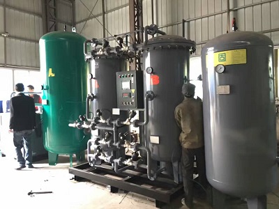 某(mou)銅材企業250立方，純(chún)度99.99%變壓吸附制氮(dan)機安裝現場