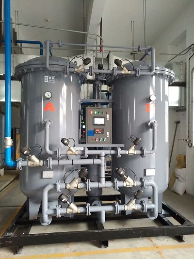 某輪胎企(qǐ)業400立方，純度99.5%制氮(dàn)機現場