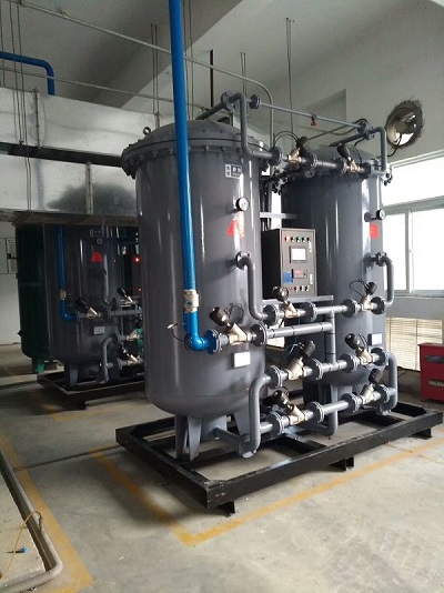 某(mou)化工企業兩台300立(lì)方，純度99.9%制氮機現(xiàn)場
