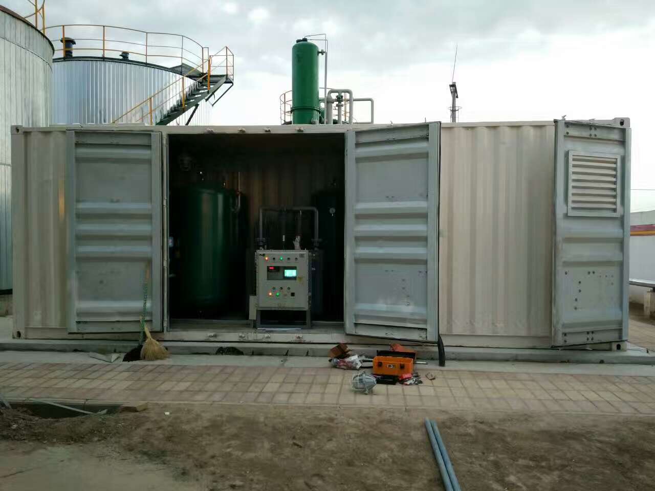 油(you)田專用防(fáng)爆制氮機(ji)